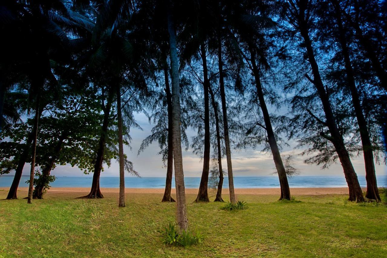 Outrigger Khao Lak Beach Resort - Sha Extra Plus Dış mekan fotoğraf Beach at the resort